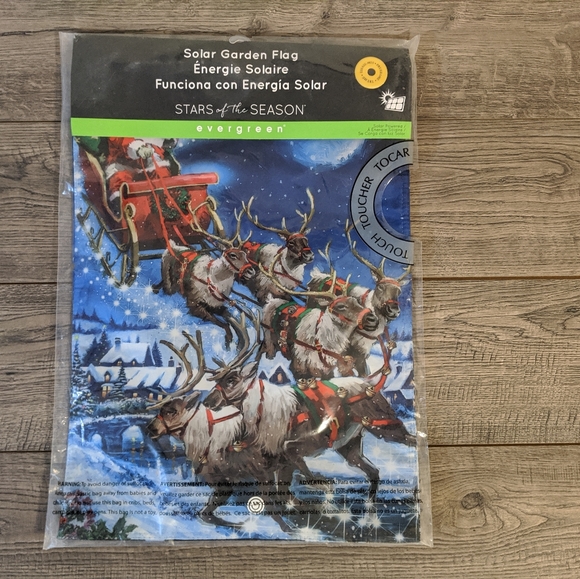 NIB* Evergreen Flag Christmas Eve Solar LED - Picture 3 of 4